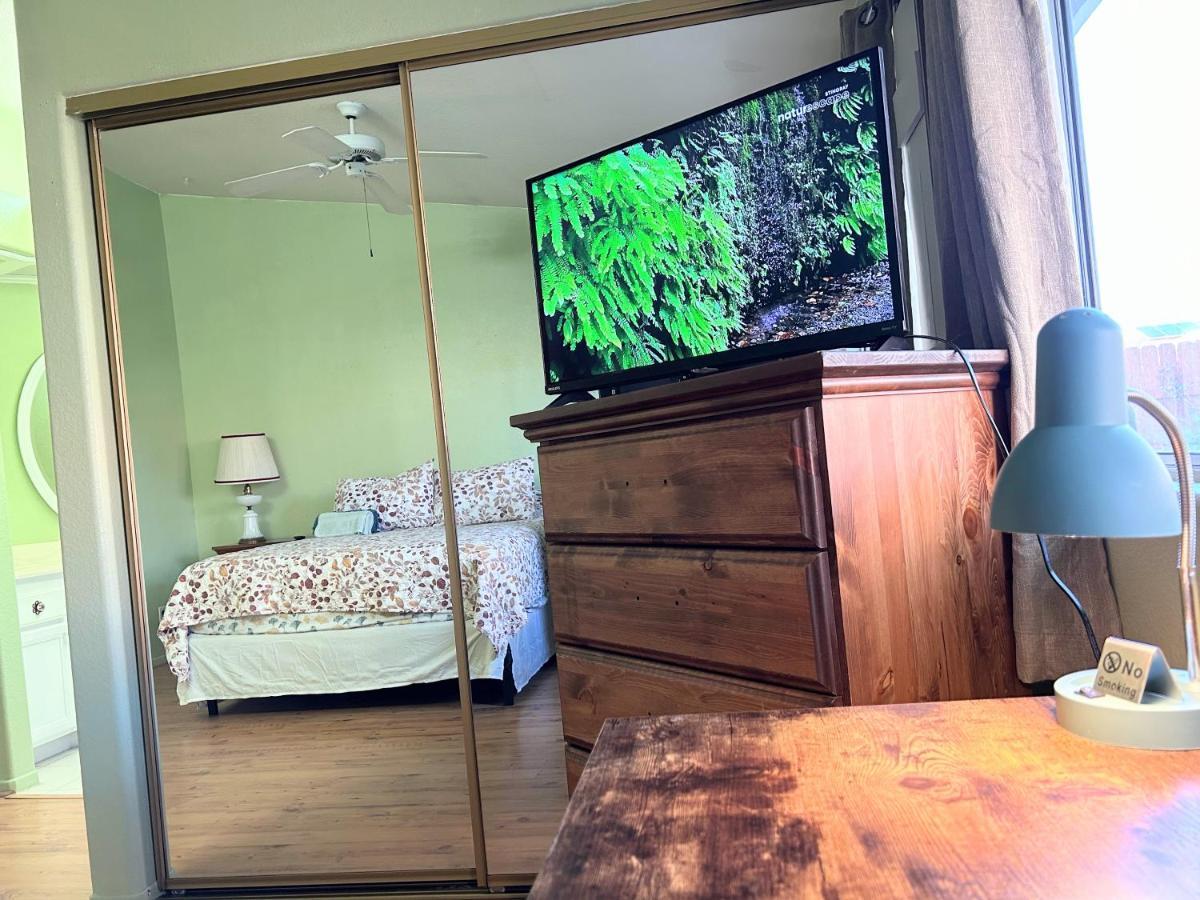 Vineyard Vista Suite With Tv And Private Bathroom Hemet Eksteriør bilde